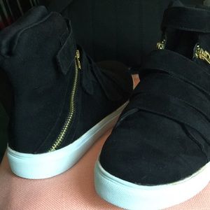 Womens sneakers